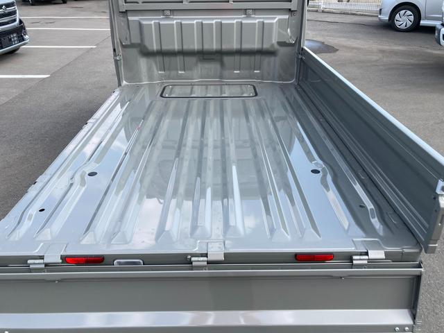 キャリイトラック ＫＣエアコン・パワステ　７型　ラジオ　４ＷＤ　５速ＭＴ　オートライト　ラジオ　エアコン　衝突被害軽減システム　アイドリングストップ　横滑り防止機能　衝突安全ボディ　パートタイム４ＷＤ　５ＭＴ　キーレスエントリー　パワーウインドウ（56枚目）