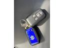 カスタム　ＨＹＢＲＩＤ　ＸＳ　全方位モニター付メモリーナビ　スズキコネクト通信機　オートライト　Ｂｌｕｅｔｏｏｔｈ　スライドドア　純正ナビ　プッシュスタート　シートヒーター　オートエアコン　衝突被害軽減システム　横滑り防止機能　衝突安全ボディ　盗難防止システム（33枚目）