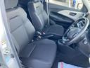 運転席にもゆったり座ることができますよ☆