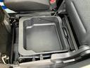 助手席シート下にも収納ありますよ☆