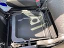 助手席シート下にも収納ありますよ☆