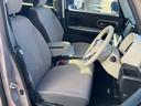 運転席もゆったり座ることができますよ☆