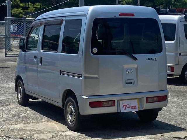 ハイゼットカーゴ 　軽バン　ＭＴ　両側スライドドア　エアコン　運転席エアバッグ　助手席エアバッグ（9枚目）