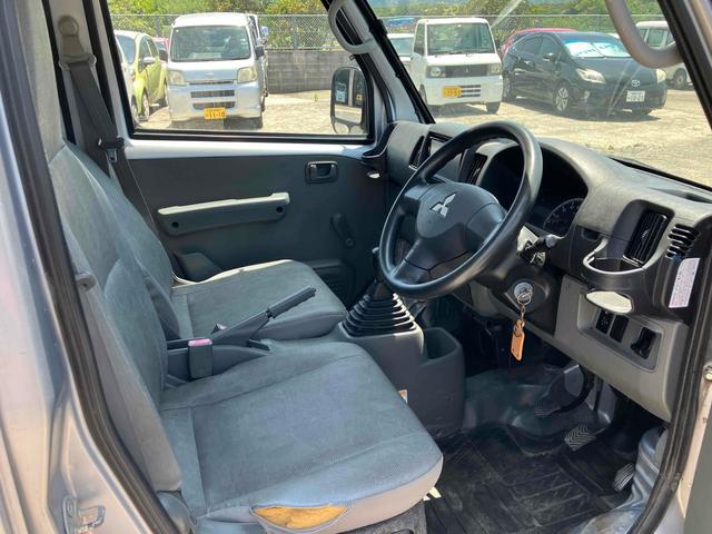 ミニキャブバン 　軽バン　ＭＴ　ナビ　ＴＶ　両側スライドドア　エアコン　運転席エアバッグ（9枚目）