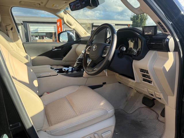 TOYOTA LAND CRUISER ZX | 2023 | BLACK | 23000 km | details TOYOTA LAND CRUISER ZX | 2023 | BLACK | 23000 km | details