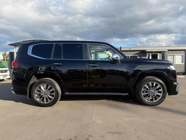TOYOTA LAND CRUISER ZX | 2023 | BLACK | 23000 km | details TOYOTA LAND CRUISER ZX | 2023 | BLACK | 23000 km | details