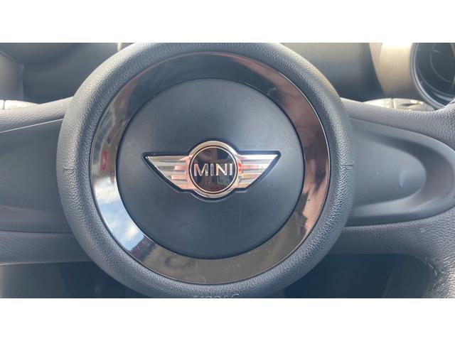 ＭＩＮＩ クーパー　クロスオーバー　ドライブレコーダー・Ｂｌｕｅｔｏｏｔｈオーディオ・カーナビ・バックカメラ・地デジテレビ・ＣＤ・ＤＶＤ・ＥＴＣ・純正アルミホイール・２トーンカラー（28枚目）