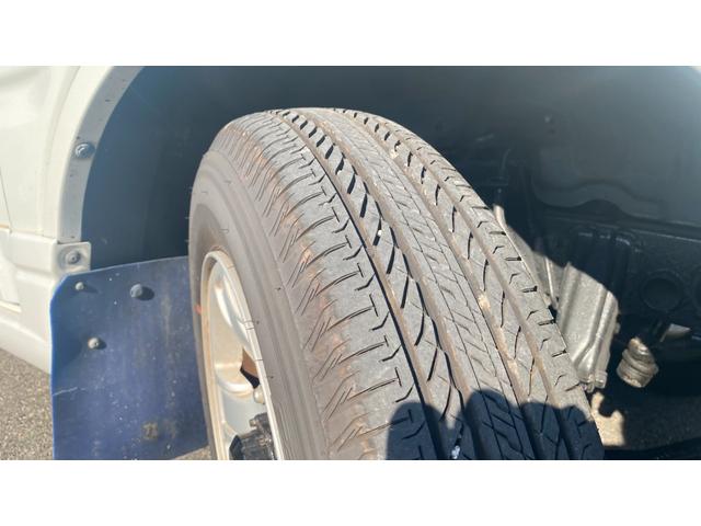 ジムニー ＦＩＳフリースタイルワールドカップリミテッド　Ｂｌｕｅｔｏｏｔｈオーディオ・パートタイム４ＷＤ高低２段切り替え式（後輪駆動ベース）・ＤＯＨＣインタークーラーターボ・フロア４ＡＴ（17枚目）