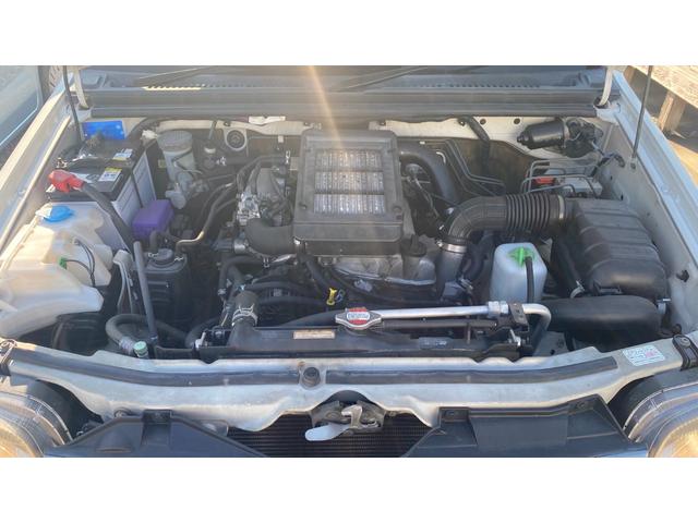 ジムニー ＦＩＳフリースタイルワールドカップリミテッド　Ｂｌｕｅｔｏｏｔｈオーディオ・パートタイム４ＷＤ高低２段切り替え式（後輪駆動ベース）・ＤＯＨＣインタークーラーターボ・フロア４ＡＴ（39枚目）