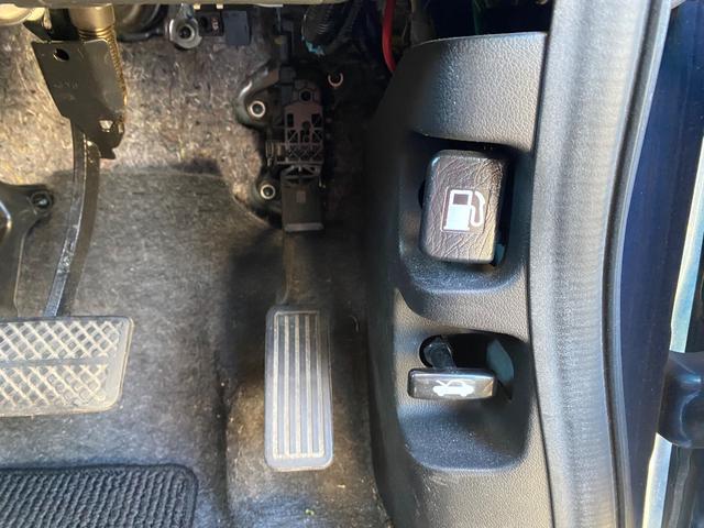 Ｎ－ＢＯＸカスタム Ｇ・ターボパッケージ　ターボエンジン・パドルシフト・左右両側電動パワースライドドア・スマートキー・ＶＳＡ横滑り防止装置・ＥＴＣ・タイミングチェーン・フロントフォグライト・純正１５インチアルミホイール・エアロパーツ（31枚目）