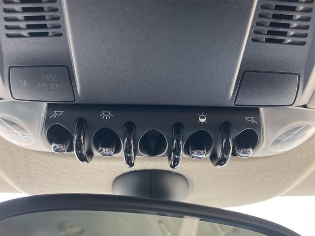 ＭＩＮＩ クーパーＳ　クラブマン　社外ナビ地デジＴＶ　Ｂｌｕｅｔｏｏｔｈ　プッシュスターター　ＥＴＣ　キーレス　ＨＩＤヘッドライト　純正１７インチアルミホイール　サイドエアバック付（19枚目）