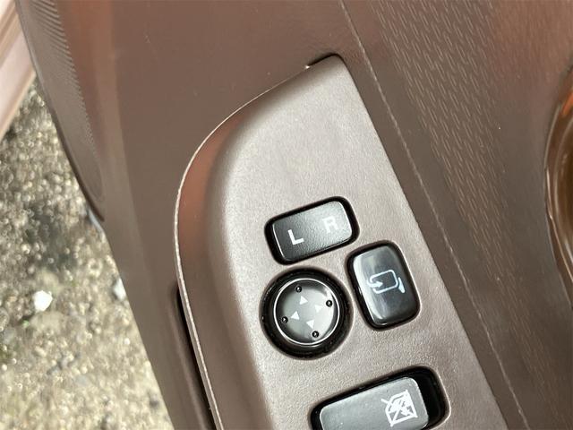 アルトラパンショコラ Ｘ　ワンオーナー車　アイドリングストップ　ナビ地デジＴＶ　Ｂｌｕｅｔｏｏｔｈ　スマートキー　ＥＴＣ　プッシュスターター　電動格納ドアミラー　ベンチシート　ＨＩＤヘッドライト　１４インチアルミホイール（17枚目）