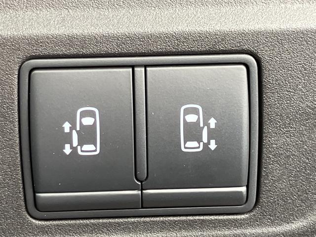 セレナ ハイウェイスターＶ　両側電動スライドドア　ナビ地デジＴＶ　アラウンドビューモニター　Ｂｌｕｅｔｏｏｔｈ　インテリジェントキー　ＥＴＣ　オートライト　ＬＥＤヘッドライト　衝突軽減ブレーキ　レーンアシスト（3枚目）