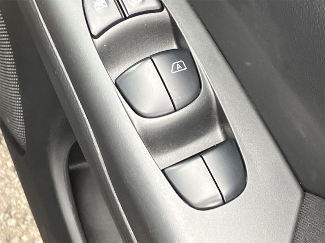 セレナ ハイウェイスターＶ　両側電動スライドドア　ナビ地デジＴＶ　アラウンドビューモニター　Ｂｌｕｅｔｏｏｔｈ　インテリジェントキー　ＥＴＣ　オートライト　ＬＥＤヘッドライト　衝突軽減ブレーキ　レーンアシスト（20枚目）
