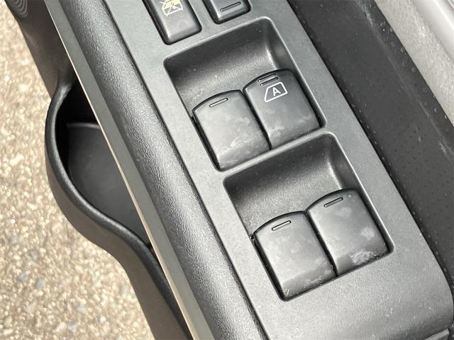 エクストレイル ２０Ｘ　ナビ地デジＴＶ　バックカメラ　ＥＴＣ　専用シート　前後ドライブレコーダー　インテリジェントキー　オートライト　純正１７インチアルミホイール（12枚目）