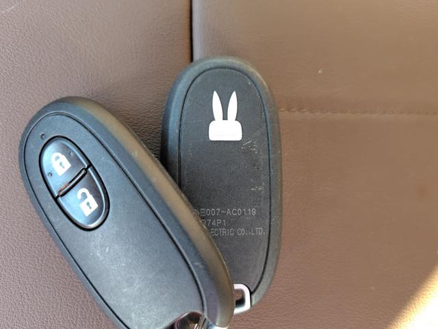 アルトラパン 　クリアランスソナー　レーンアシスト　スマートキー　アイドリングストップ　電動格納ミラー　シートヒーター　ベンチシート　ＣＶＴ　ＥＳＣ　ＣＤ　アルミホイール　エアコン　パワーステアリング（10枚目）