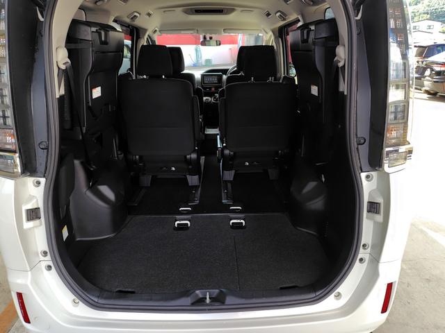 ヴォクシー ハイブリッドV ETC バックカメラ ナビ オートクルーズコントロール 両側スライド・片側電動 オートライト LEDヘッドランプ スマートキー 電動格納ミラー シートヒーター 3列シート CVT アルミホイール(18枚目)