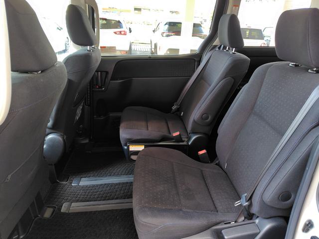 ヴォクシー ハイブリッドV ETC バックカメラ ナビ オートクルーズコントロール 両側スライド・片側電動 オートライト LEDヘッドランプ スマートキー 電動格納ミラー シートヒーター 3列シート CVT アルミホイール(36枚目)