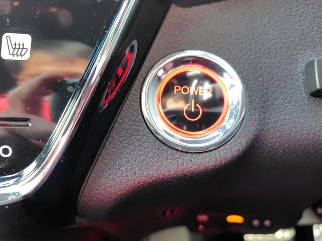 ヴェゼル ハイブリッドＲＳ・ホンダセンシング　ドライブレコーダー　ＥＴＣ　バックカメラ　オートクルーズコントロール　レーンアシスト　衝突被害軽減システム　ナビ　オートライト　ＬＥＤヘッドランプ　アルミホイール　スマートキー　電動格納ミラー（7枚目）