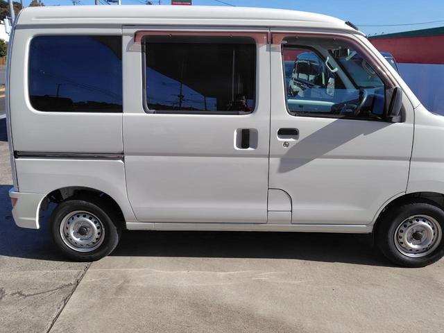 ハイゼットカーゴ 　軽バン　ＡＴ　両側スライドドア　アイドリングストップ　エアコン　パワーステアリング　運転席エアバッグ　助手席エアバッグ（15枚目）