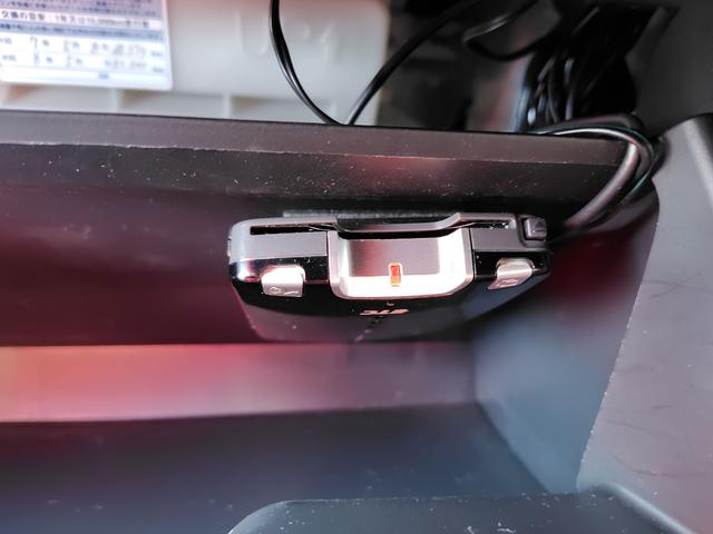 ｅＫクロススペース Ｇ　ＥＴＣ　両側スライド・片側電動　ＴＶ　レーンアシスト　衝突被害軽減システム　オートライト　ＬＥＤヘッドランプ　スマートキー　アイドリングストップ　電動格納ミラー　シートヒーター　ベンチシート　ＣＶＴ（10枚目）