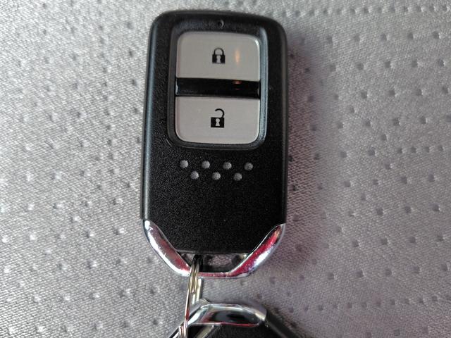 �t���Ăĕ֗��I�ƂĂ��l�C�̍��������̃X�}�[�g�L�[�V�X�e���B�L�[���g�т��Ă��邾���ŁA�h�A���b�N�̊J���тɃG���W���̎n�����\�ȑ����ł��B�v�b�V���X�^�[�g�ł��̂ŃG���W���̎n�����{�^�������������ł�