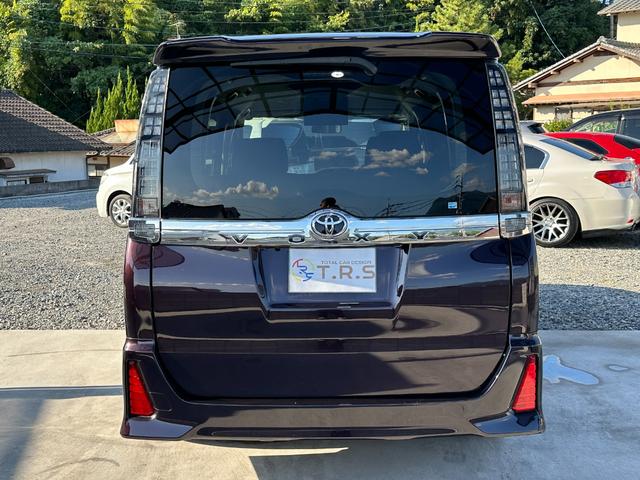 ヴォクシー ＺＳ　全国対応２年保証　メモリーナビフルセグ　Ｂｌｕｅｔｏｏｔｈ　バックカメラ　ＤＶＤ再生　後席モニター　ＥＴＣ　両側電動スライドドア　アイドリングストップ　スマートキー　ＬＥＤライト　３列シート７人乗り（22枚目）