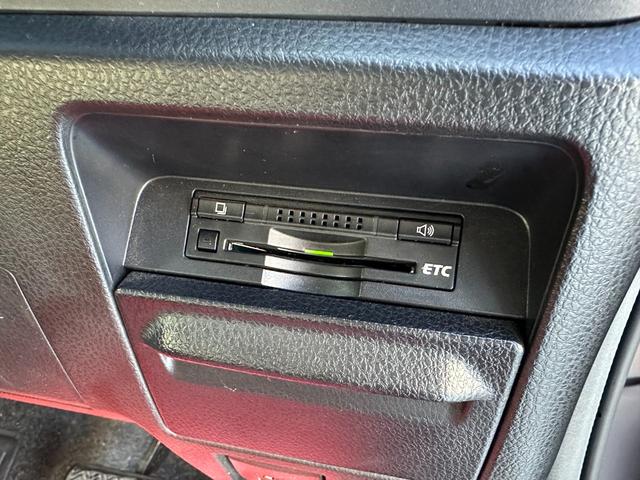 ヴォクシー ＺＳ　全国対応２年保証　メモリーナビフルセグ　Ｂｌｕｅｔｏｏｔｈ　バックカメラ　ＤＶＤ再生　後席モニター　ＥＴＣ　両側電動スライドドア　アイドリングストップ　スマートキー　ＬＥＤライト　３列シート７人乗り（44枚目）