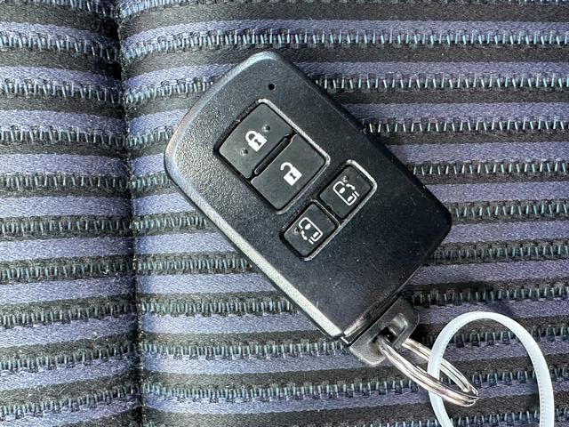 ヴォクシー ＺＳ　全国対応２年保証　メモリーナビフルセグ　Ｂｌｕｅｔｏｏｔｈ　バックカメラ　ＤＶＤ再生　後席モニター　ＥＴＣ　両側電動スライドドア　アイドリングストップ　スマートキー　ＬＥＤライト　３列シート７人乗り（63枚目）