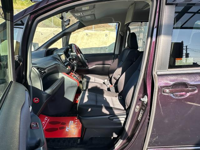 ヴォクシー ＺＳ　全国対応２年保証　メモリーナビフルセグ　Ｂｌｕｅｔｏｏｔｈ　バックカメラ　ＤＶＤ再生　後席モニター　ＥＴＣ　両側電動スライドドア　アイドリングストップ　スマートキー　ＬＥＤライト　３列シート７人乗り（72枚目）