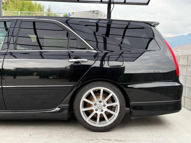 マークIIブリット ２．５ｉＲ－Ｖ　１ＪＺターボ（ＶＶＴ－ｉ）２８０馬力　新品タイミングベルト交換済　テイン車高調　ＨＫＳエアクリーナー　社外マフラー　ブリッツブーストメーター　純正フルエアロ　バックカメラ　社外１７インチホイール（16枚目）