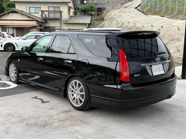 マークIIブリット ２．５ｉＲ－Ｖ　１ＪＺターボ（ＶＶＴ－ｉ）２８０馬力　新品タイミングベルト交換済　テイン車高調　ＨＫＳエアクリーナー　社外マフラー　ブリッツブーストメーター　純正フルエアロ　バックカメラ　社外１７インチホイール（24枚目）