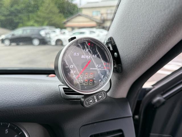 マークIIブリット ２．５ｉＲ－Ｖ　１ＪＺターボ（ＶＶＴ－ｉ）２８０馬力　新品タイミングベルト交換済　テイン車高調　ＨＫＳエアクリーナー　社外マフラー　ブリッツブーストメーター　純正フルエアロ　バックカメラ　社外１７インチホイール（52枚目）