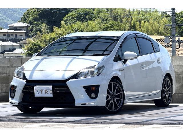 プリウス Ｓツーリングセレクション・Ｇ’ｓ　全国対応２年ハイブリット保証　８インチナビＢｌｕｅｔｏｏｔｈ接続　３６０度ドライブレコーダー　フルセグＴＶ　バックカメラ　ＤＶＤ再生　ＥＴＣ　社外シートカバー　ＬＥＤデイライト　Ｇ．ｓ専用フルエアロ（9枚目）
