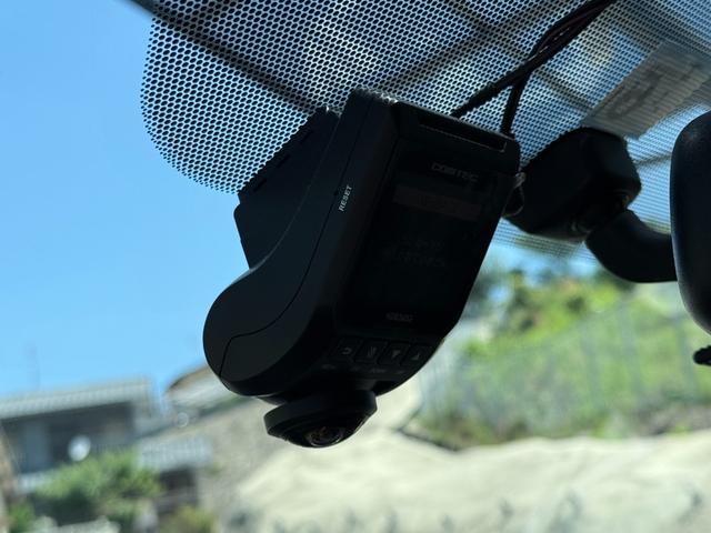 プリウス Ｓツーリングセレクション・Ｇ’ｓ　全国対応２年ハイブリット保証　８インチナビＢｌｕｅｔｏｏｔｈ接続　３６０度ドライブレコーダー　フルセグＴＶ　バックカメラ　ＤＶＤ再生　ＥＴＣ　社外シートカバー　ＬＥＤデイライト　Ｇ．ｓ専用フルエアロ（63枚目）