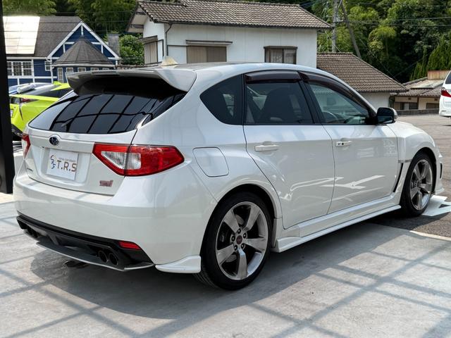 インプレッサ ＷＲＸ　ＳＴｉ　６速マニュアル　ＨＫＳ（ＥＶＣ）コントローラー　ブリッツピロアッパー減衰力車高調　ＨＫＳエアクリーナー　クスコオイルキャッチタンク　Ｂｌｕｅｔｏｏｔｈ　バックカメラ　フルエアロ　４ＷＤ　スマートキー２（23枚目）