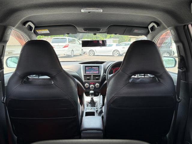 インプレッサ ＷＲＸ　ＳＴｉ　６速マニュアル　ＨＫＳ（ＥＶＣ）コントローラー　ブリッツピロアッパー減衰力車高調　ＨＫＳエアクリーナー　クスコオイルキャッチタンク　Ｂｌｕｅｔｏｏｔｈ　バックカメラ　フルエアロ　４ＷＤ　スマートキー２（33枚目）