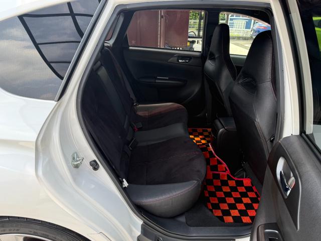 インプレッサ ＷＲＸ　ＳＴｉ　６速マニュアル　ＨＫＳ（ＥＶＣ）コントローラー　ブリッツピロアッパー減衰力車高調　ＨＫＳエアクリーナー　クスコオイルキャッチタンク　Ｂｌｕｅｔｏｏｔｈ　バックカメラ　フルエアロ　４ＷＤ　スマートキー２（35枚目）