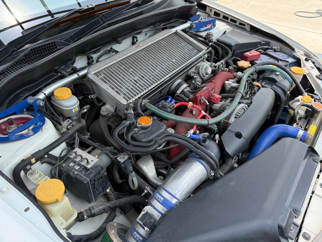 インプレッサ ＷＲＸ　ＳＴｉ　６速マニュアル　ＨＫＳ（ＥＶＣ）コントローラー　ブリッツピロアッパー減衰力車高調　ＨＫＳエアクリーナー　クスコオイルキャッチタンク　Ｂｌｕｅｔｏｏｔｈ　バックカメラ　フルエアロ　４ＷＤ　スマートキー２（59枚目）