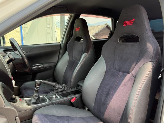インプレッサ ＷＲＸ　ＳＴｉ　６速マニュアル　ＨＫＳ（ＥＶＣ）コントローラー　ブリッツピロアッパー減衰力車高調　ＨＫＳエアクリーナー　クスコオイルキャッチタンク　Ｂｌｕｅｔｏｏｔｈ　バックカメラ　フルエアロ　４ＷＤ　スマートキー２（73枚目）