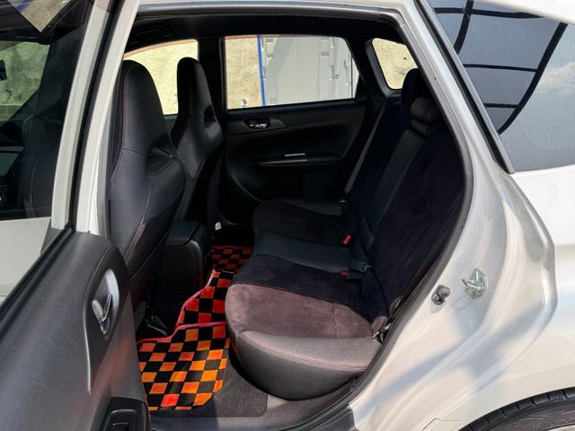インプレッサ ＷＲＸ　ＳＴｉ　６速マニュアル　ＨＫＳ（ＥＶＣ）コントローラー　ブリッツピロアッパー減衰力車高調　ＨＫＳエアクリーナー　クスコオイルキャッチタンク　Ｂｌｕｅｔｏｏｔｈ　バックカメラ　フルエアロ　４ＷＤ　スマートキー２（75枚目）