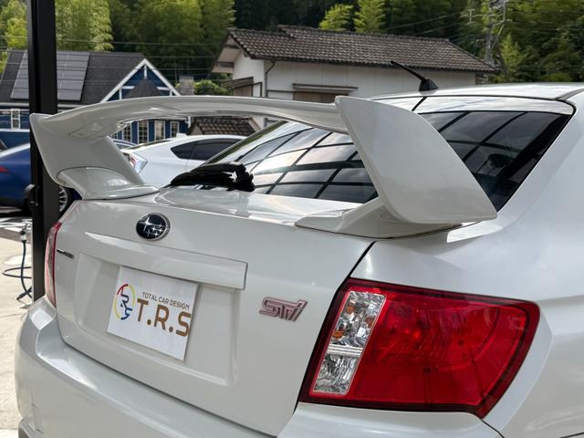 インプレッサ ＷＲＸ　ＳＴｉ　６速マニュアル　４ＷＤ　Ｂｌｕｅｔｏｏｔｈ接続　フルセグ　社外ナビ　ＳＴＩハーフレザーパワーシート　デフイブースト計　純正エアロ　スマートキー２個　ＥＴＣ　リアスポイラー　ＳＴＩ純正アルミホイール（33枚目）