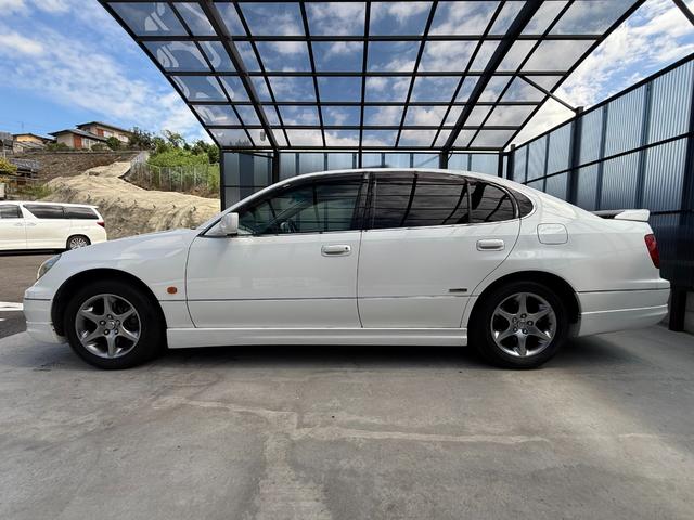 アリスト Ｓ３００ベルテックスエディション　後期モデル　走行４５０００キロ　ＪＢＬサウンドシステム　禁煙車　純正ナビ　フルエアロ　純正リアスポイラー　前席パワーシート　キーレス　純正１６インチホイール　クルーズコントロール　オートライト　記録簿（13枚目）