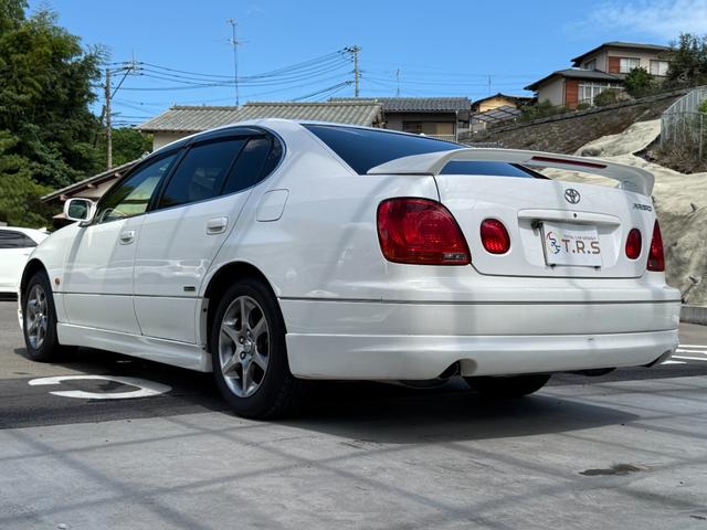 アリスト Ｓ３００ベルテックスエディション　後期モデル　走行４５０００キロ　ＪＢＬサウンドシステム　禁煙車　純正ナビ　フルエアロ　純正リアスポイラー　前席パワーシート　キーレス　純正１６インチホイール　クルーズコントロール　オートライト　記録簿（28枚目）