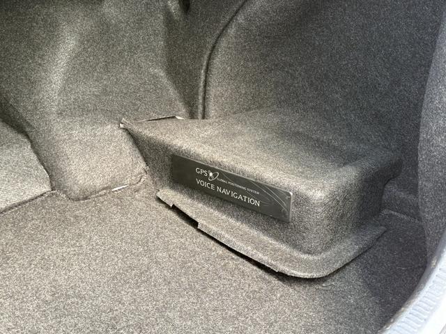 アリスト Ｓ３００ベルテックスエディション　後期モデル　走行４５０００キロ　ＪＢＬサウンドシステム　禁煙車　純正ナビ　フルエアロ　純正リアスポイラー　前席パワーシート　キーレス　純正１６インチホイール　クルーズコントロール　オートライト　記録簿（33枚目）