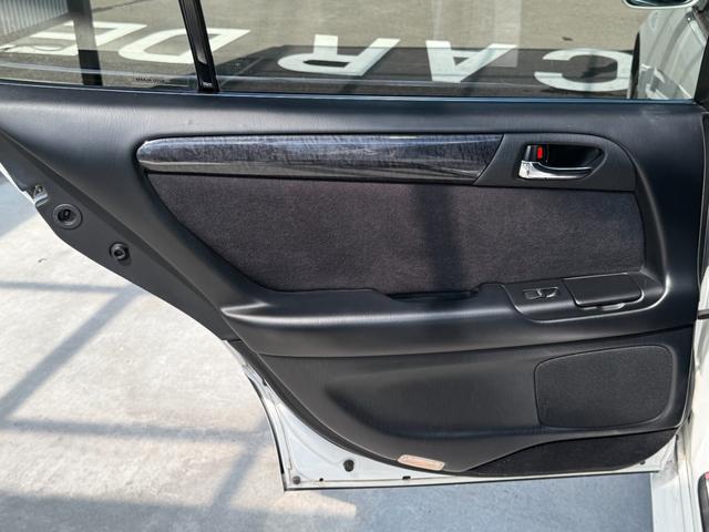 アリスト Ｓ３００ベルテックスエディション　後期モデル　走行４５０００キロ　ＪＢＬサウンドシステム　禁煙車　純正ナビ　フルエアロ　純正リアスポイラー　前席パワーシート　キーレス　純正１６インチホイール　クルーズコントロール　オートライト　記録簿（66枚目）