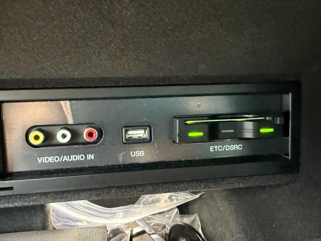 TTクーペ 1.8TFSI Sラインコンペティション 特別限定車 4気筒DOHCインタークーラーターボ アルカンターラ革コンビシート 純正ナビフルセグTV ブラック固定式リアスポイラー 純正エアロ 純正19インチアルミホイール ETC ブラック枠Fグリル(72枚目)