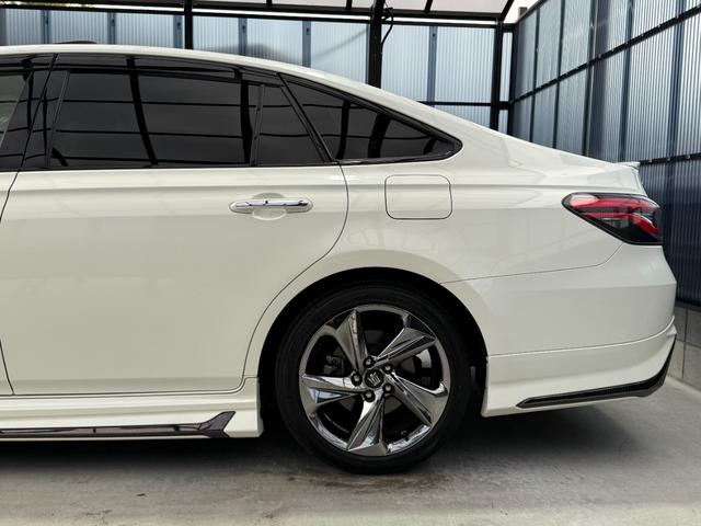 クラウンハイブリッド RSアドバンス 全国対応2年ハイブリット保証走行無制限 モデリスタフルエアロ サンルーフ ホワイトレザーシート メーカーナビフルセグ Bluetooth バックカメラ ブラインドスポット モデリスタマフラー 記録簿有(18枚目)