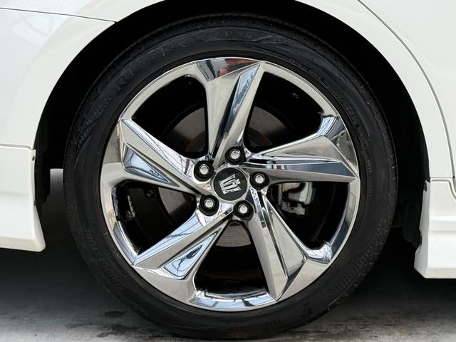 クラウンハイブリッド RSアドバンス 全国対応2年ハイブリット保証走行無制限 モデリスタフルエアロ サンルーフ ホワイトレザーシート メーカーナビフルセグ Bluetooth バックカメラ ブラインドスポット モデリスタマフラー 記録簿有(26枚目)