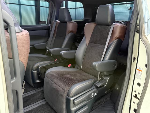 アルファード ２．５Ｓ　Ａパッケージ　タイプブラック　全国対応２年保証　９インチディスプレイオーディオ　Ｂｌｕｅｔｏｏｔｈ　フルセグ　Ｂカメラ　前後ドラレコ　１２．１型後席モニター　パワーバックドア　両側電動スライド　禁煙車　ＥＴＣ　ハーフレザーシート（74枚目）